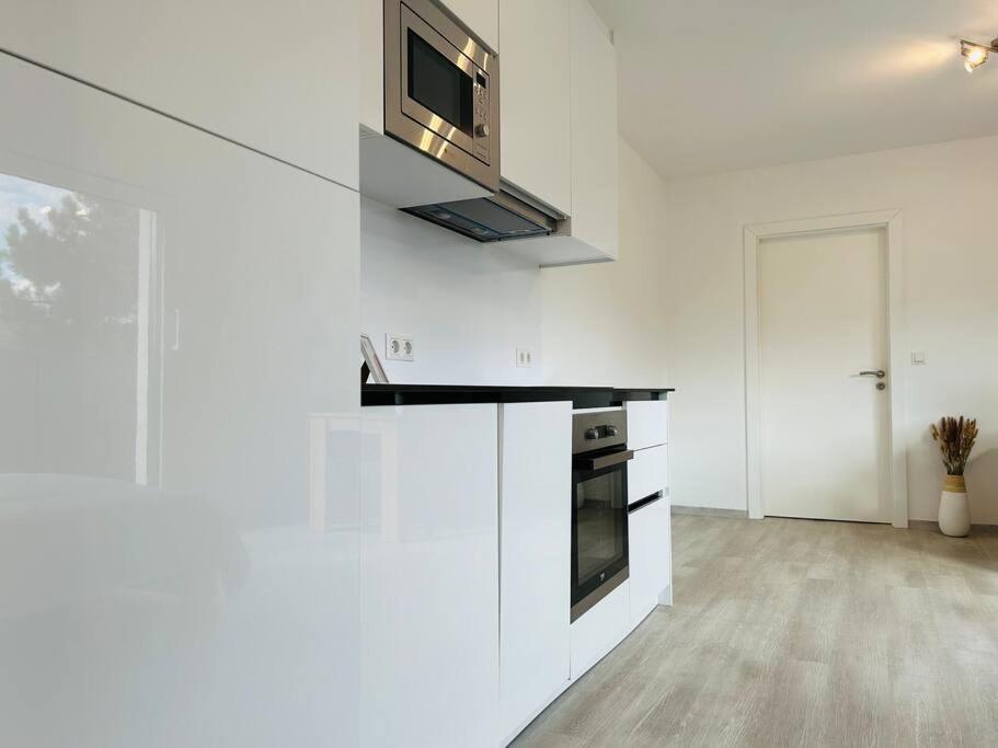 Sunny Modern Apartment With Balcony - Free Parking Vienna Exterior photo