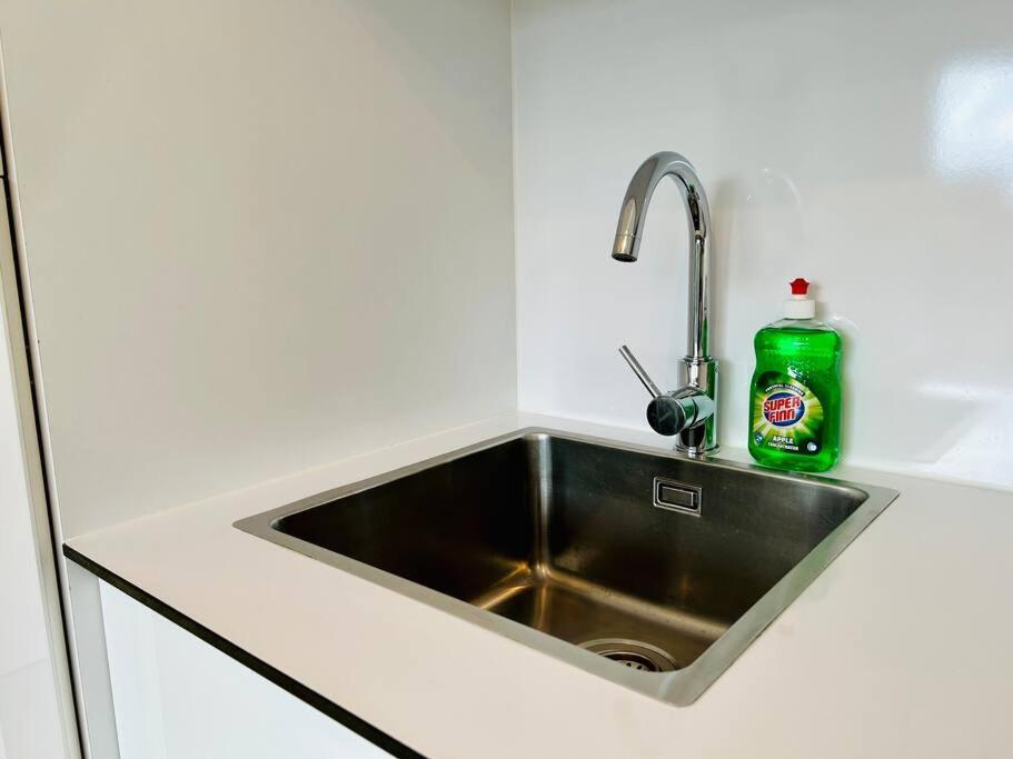 Sunny Modern Apartment With Balcony - Free Parking Vienna Exterior photo